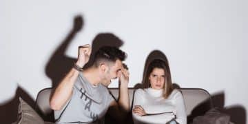 Avoid These 7 Relationship Mistakes That Can Lead to Breakups - Cover Image