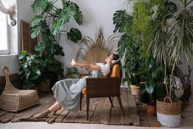 Declutter Your Mind & Space: 7-Day Mindful Living Guide (2025)
